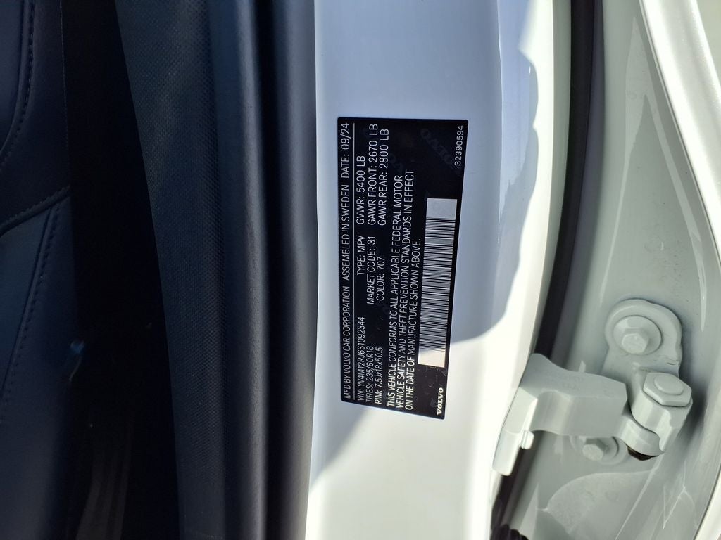 2025 Volvo XC60 B5 Core