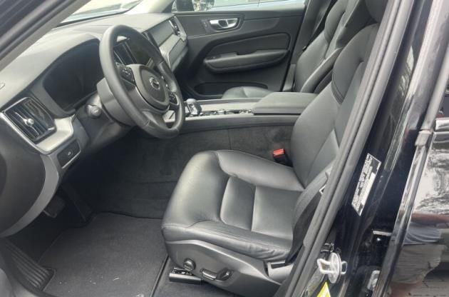 2025 Volvo XC60 B5 Core