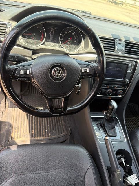 2017 Volkswagen Passat 1.8T R-Line