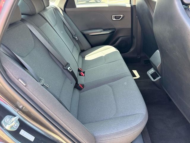 2025 Kia K4 LXS - Photo 13