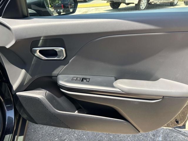 2025 Kia K4 LXS - Photo 18