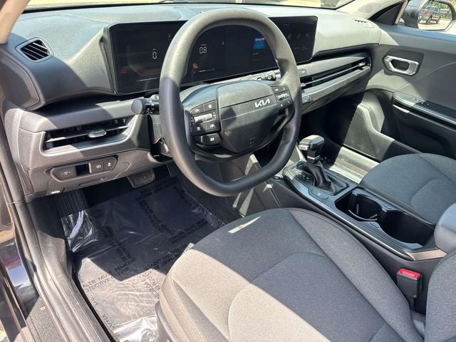 2025 Kia K4 LXS - Photo 23