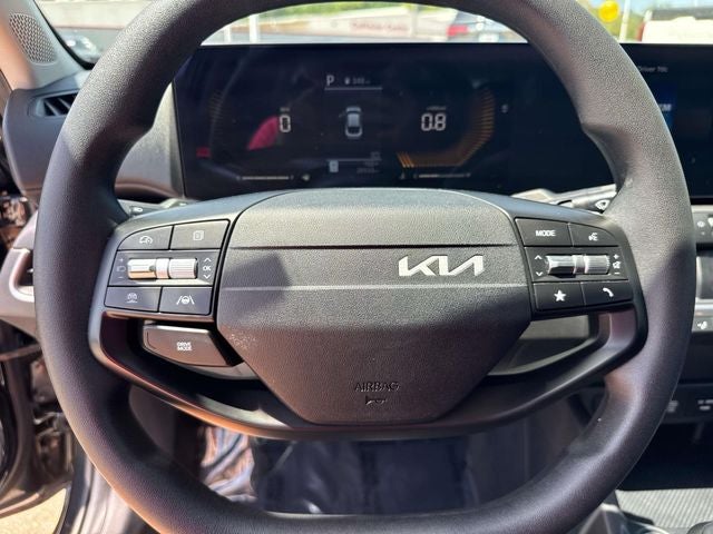 2025 Kia K4 LXS - Photo 27