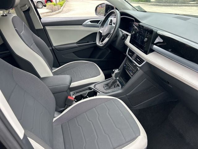 2025 Volkswagen Taos SE - Photo 11