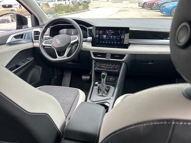 2025 Volkswagen Taos SE - Photo 17