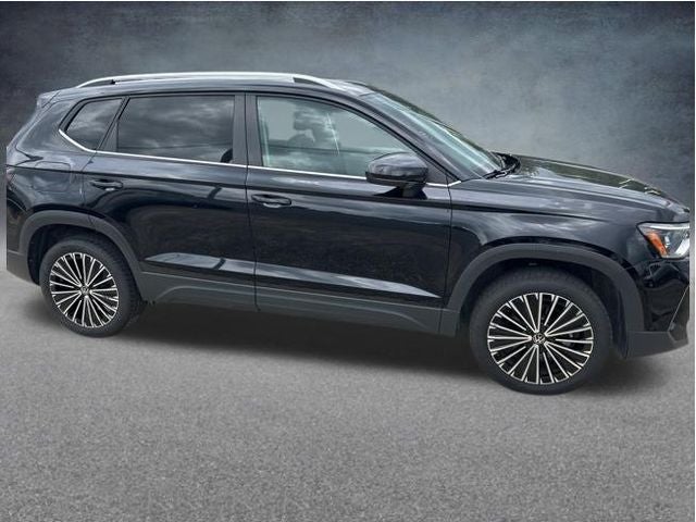 2025 Volkswagen Taos SE - Photo 7