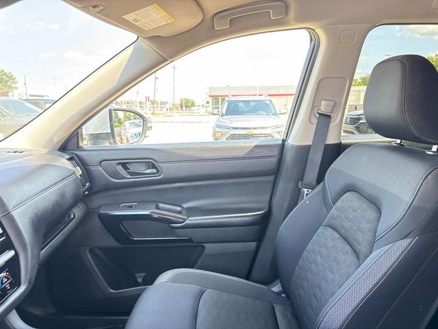 2025 Nissan Pathfinder SV - Photo 20
