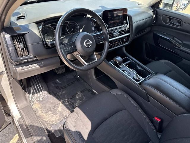 2025 Nissan Pathfinder SV - Photo 23