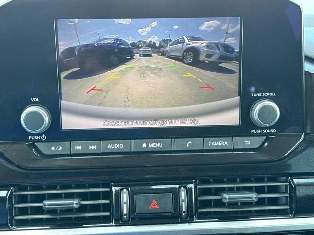 2025 Nissan Pathfinder SV - Photo 31