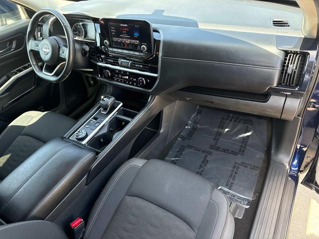 2025 Nissan Pathfinder SV - Photo 17