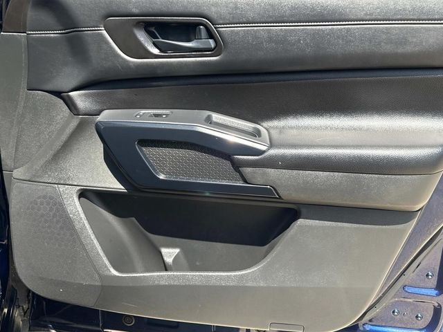 2025 Nissan Pathfinder SV - Photo 18