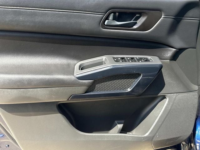 2025 Nissan Pathfinder SV - Photo 24