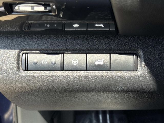 2025 Nissan Pathfinder SV - Photo 26
