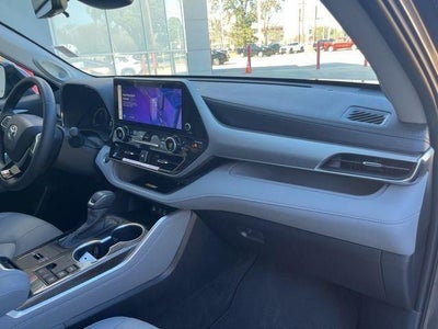 2025 Toyota Highlander Hybrid Platinum