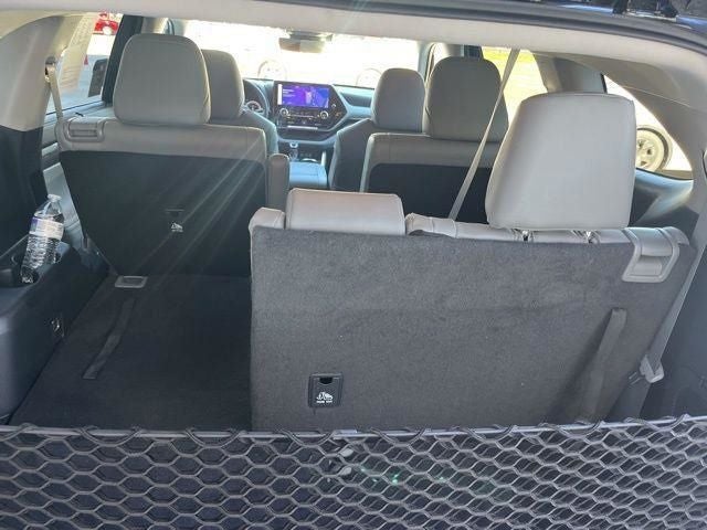 2025 Toyota Highlander Hybrid Platinum