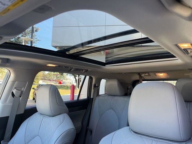 2025 Toyota Highlander Hybrid Platinum