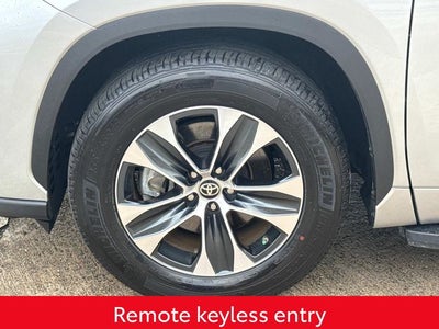 2025 Toyota Highlander XLE