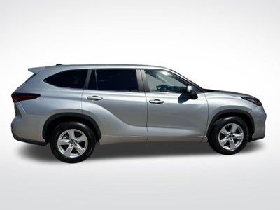 2025 Toyota Highlander LE