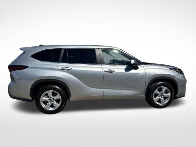 2025 Toyota Highlander LE
