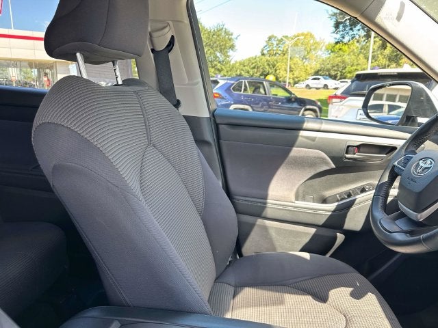 2025 Toyota Highlander LE