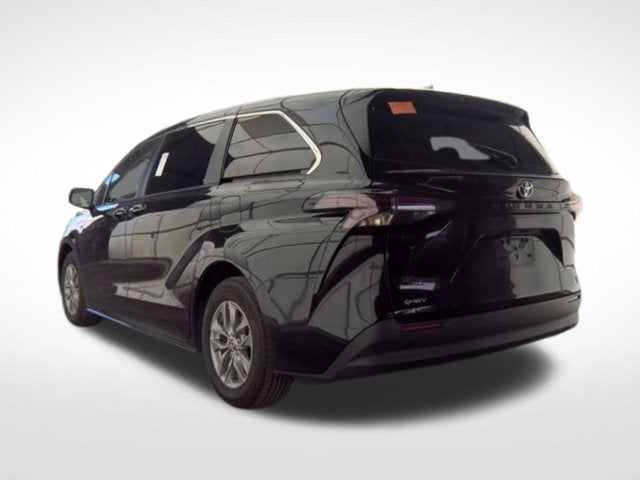 2025 Toyota Sienna LE 8 Passenger
