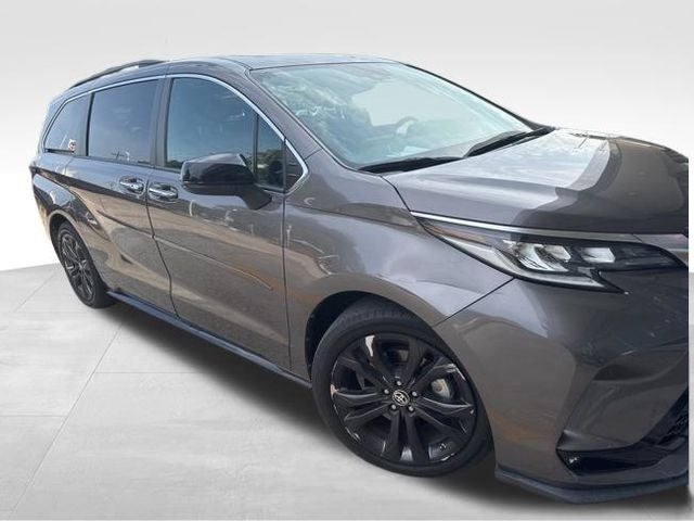 2022 Toyota Sienna XSE 7 Passenger
