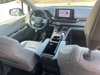 2024 Toyota Sienna XLE 8 Passenger