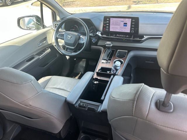 2024 Toyota Sienna XLE 8 Passenger