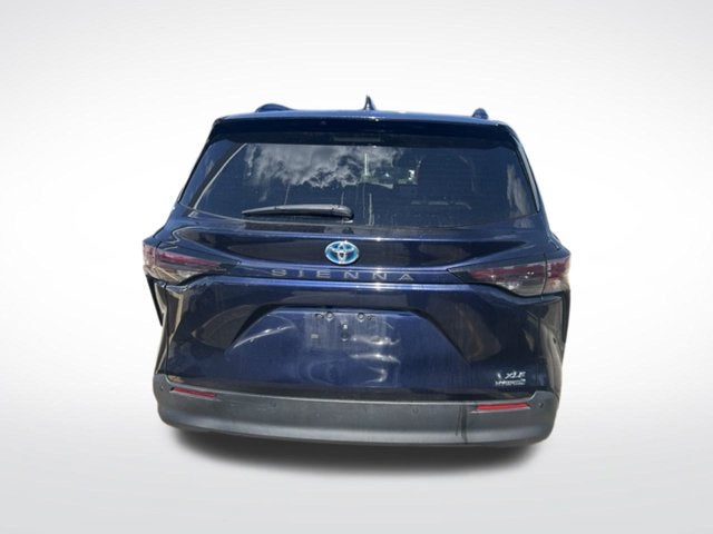 2024 Toyota Sienna XLE 8 Passenger
