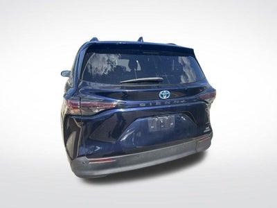 2024 Toyota Sienna XLE 8 Passenger
