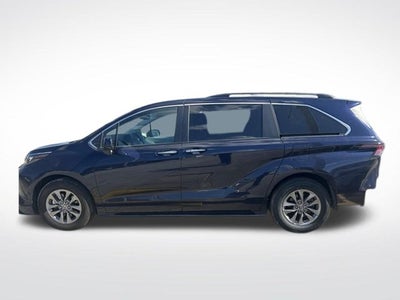 2024 Toyota Sienna XLE 8 Passenger