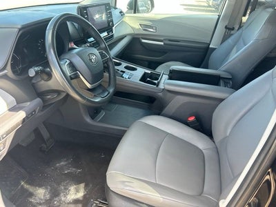 2024 Toyota Sienna XLE 8 Passenger