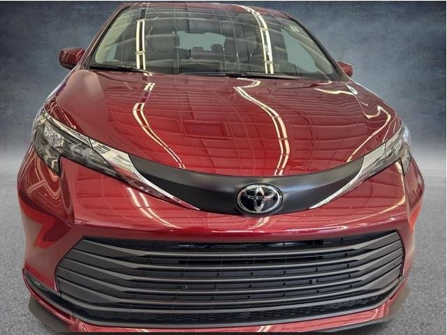 2026 Toyota Sienna XLE 8 Passenger
