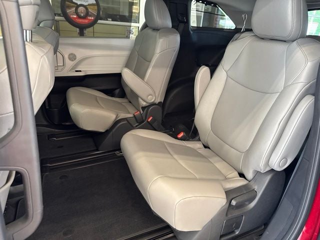 2026 Toyota Sienna XLE 8 Passenger