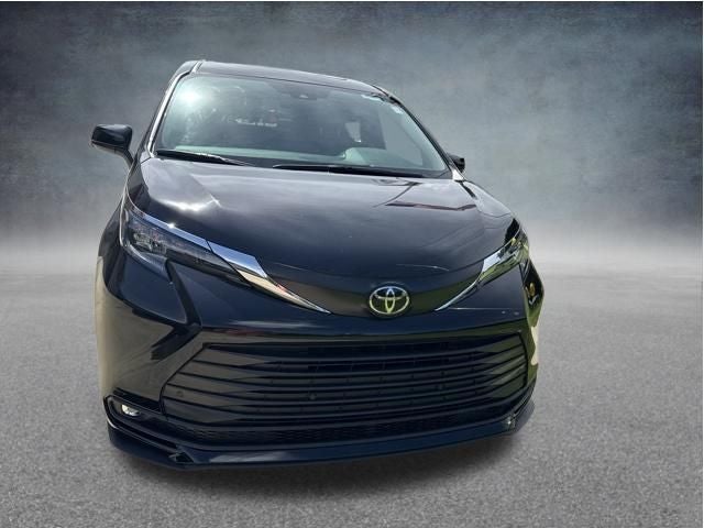 2026 Toyota Sienna XLE 8 Passenger