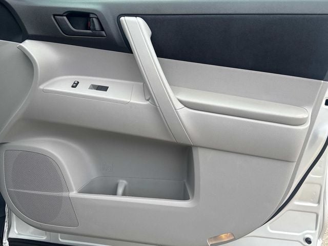 2011 Toyota Highlander Base