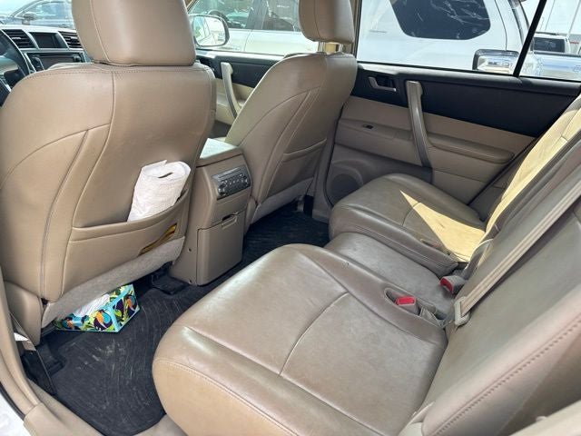 2013 Toyota Highlander SE
