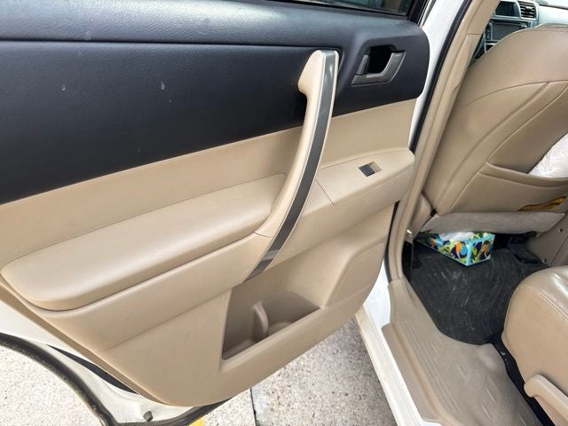 2013 Toyota Highlander SE