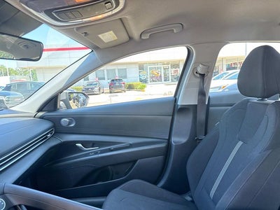 2024 Hyundai Elantra SE