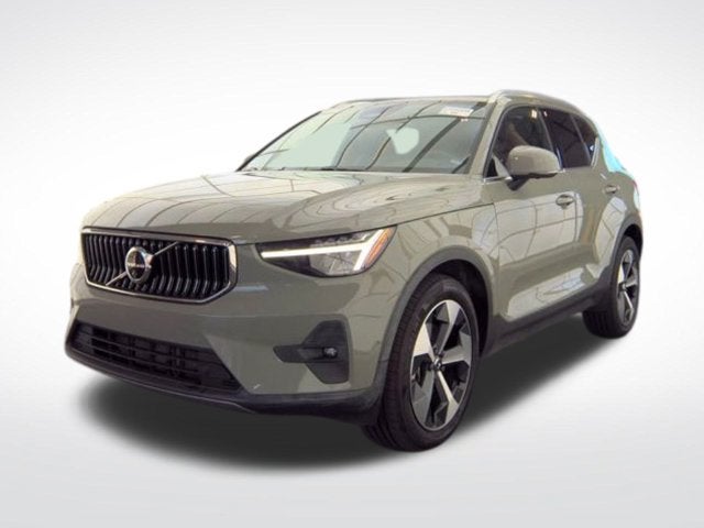 2024 Volvo XC40 B5 Plus Bright Theme