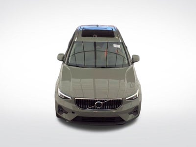 2024 Volvo XC40 B5 Plus Bright Theme