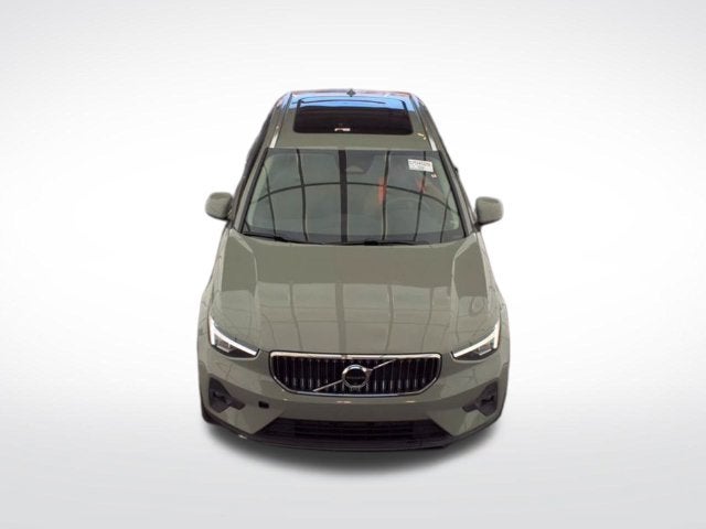2024 Volvo XC40 B5 Plus Bright Theme