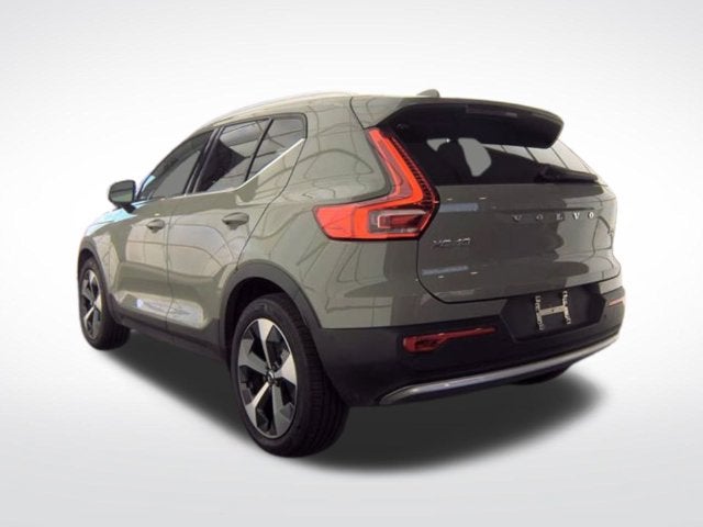 2024 Volvo XC40 B5 Plus Bright Theme