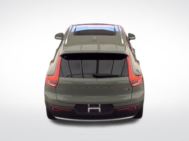 2024 Volvo XC40 B5 Plus Bright Theme