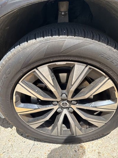 2025 Volvo XC60 B5 Plus